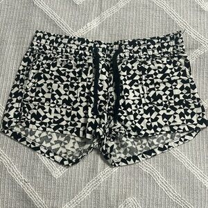 Arizona Jean Co. Size- XS, 54% linen and 46% rayon. Light material